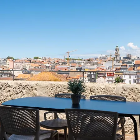 Rooftop Balcony At Historic Center *