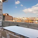 Rooftop Balcony At Historic Center アパート ポルト